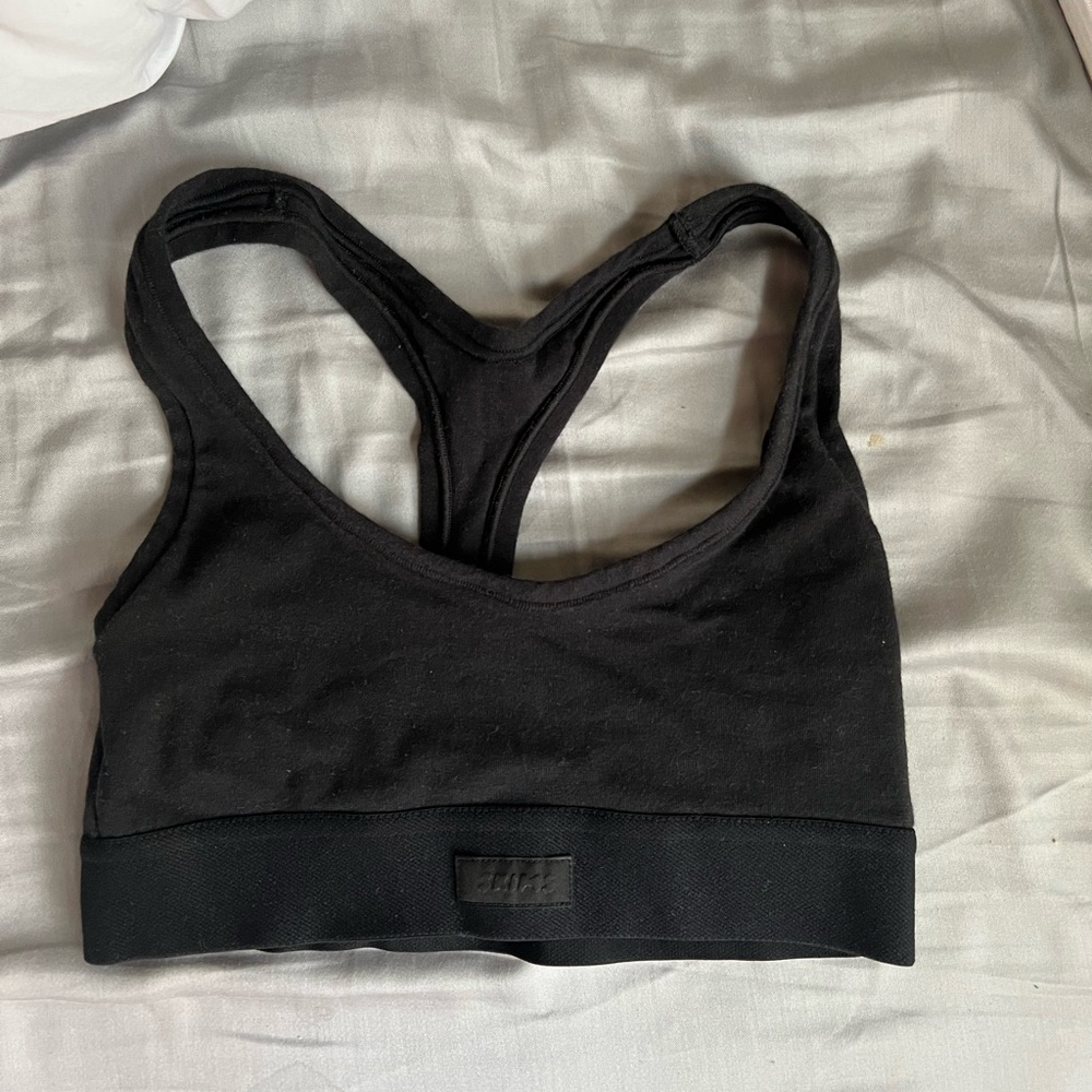 skims sports bra